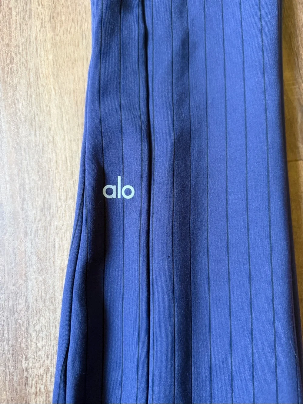 ALO Yoga High-Waist Pinstripe Zip-It Flare Leggings in Navy Small